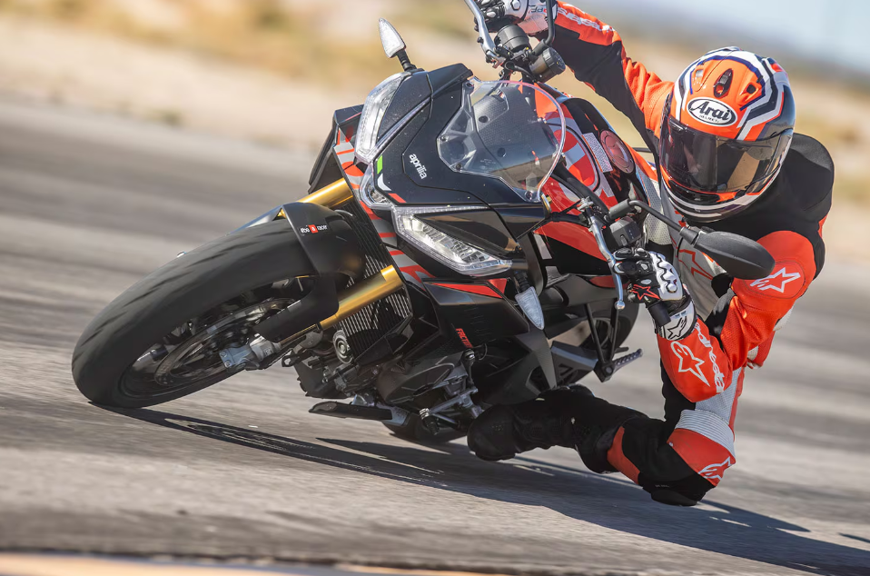 Aprilia Tuono 660 Factory 2026: 105 kuaj fuqi dhe pajisje premium për rrugë e pistë