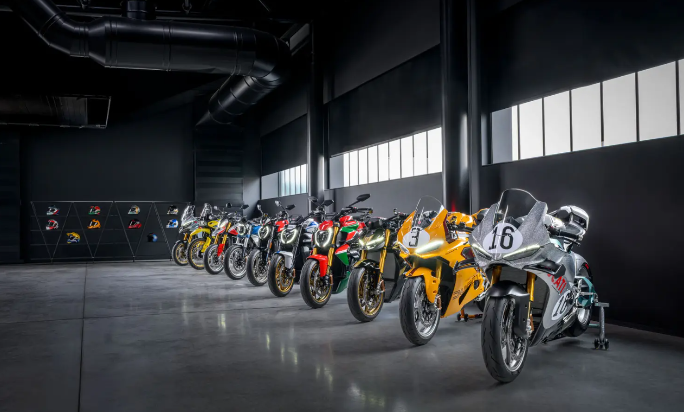Ducati prezanton Collezione 100: dhjetë motoçikleta unike për 100-vjetorin e saj