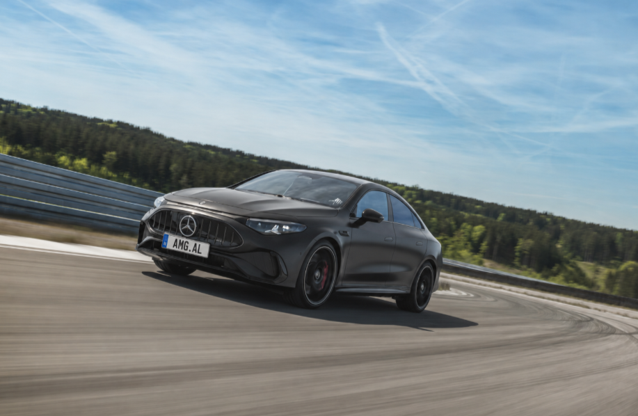 Mercedes-AMG CLA 45 4MATIC+ i ri: 680 kf, 1.759 Nm dhe deri në 670 km autonomi