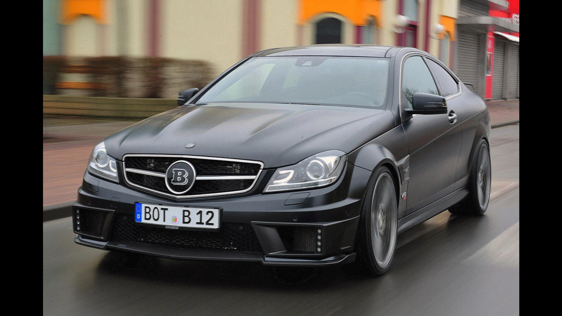 BRABUS Bullit: Mercedes-AMG C-Class me motor V12 biturbo dhe 789 kuaj fuqi