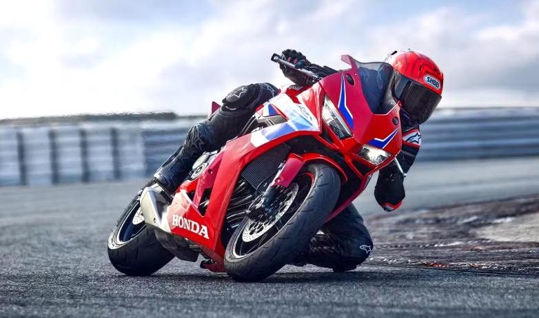 Honda CBR1000RR-R Fireblade SP: Më shumë performancë nga sa kërkon shumica e pilotëve