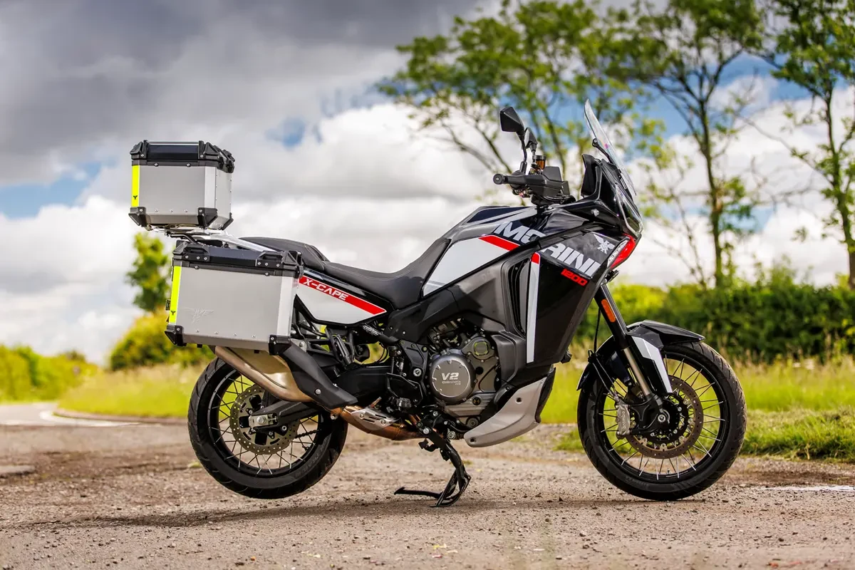 Moto Morini X-Cape 1200 trondit klasën adventure: Ka opsionet e një motoçiklete shumë më të shtrenjtë