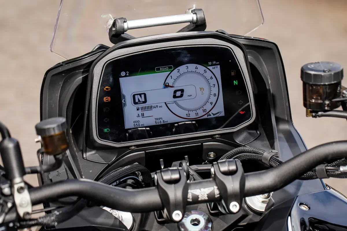 Ekrani TFT dhe instrumentet e Moto Morini X-Cape 1200